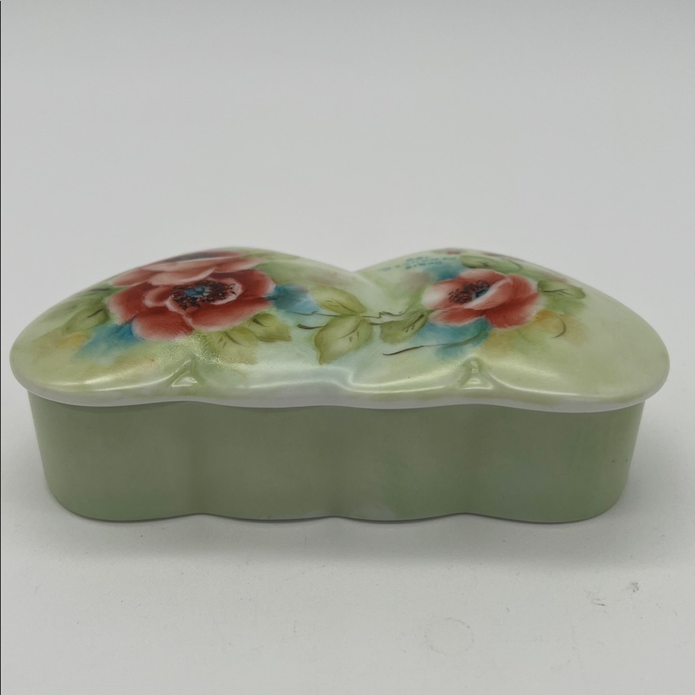 Vintage Hand-Painted Porcelain Rose Heart Trinket Box Signed Doris Strauser 1988 - Picture 6 of 12